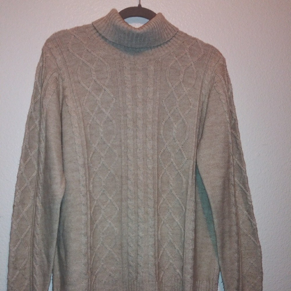 Ladies Cable Stitch long sleeve sweater